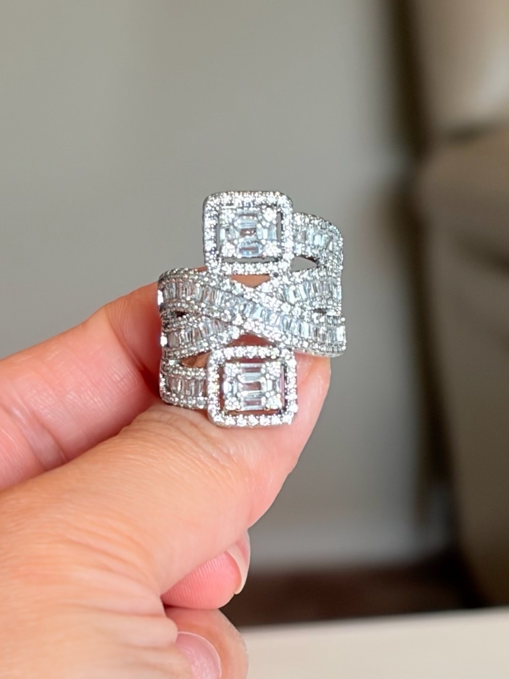 Inlaid Sparkling Synthetic Zirconia Engagement Ring. - Picture 9 of 11